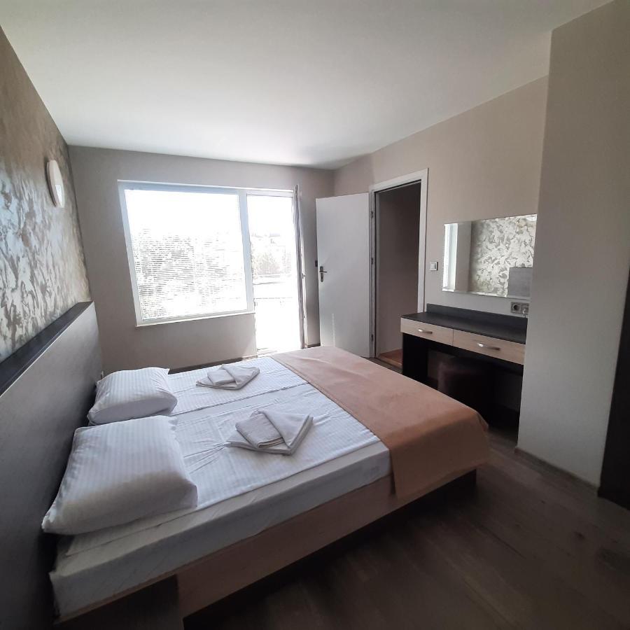 Gradina Hotel Chernomorets Eksteriør billede