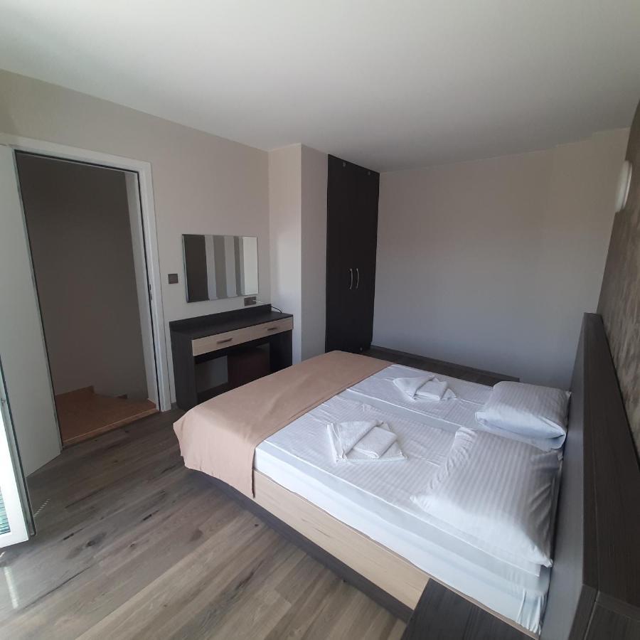 Gradina Hotel Chernomorets Eksteriør billede