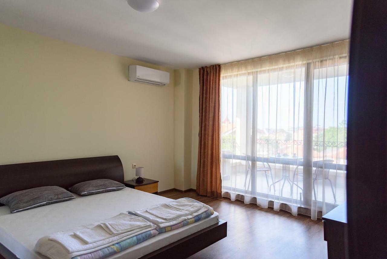 Gradina Hotel Chernomorets Eksteriør billede