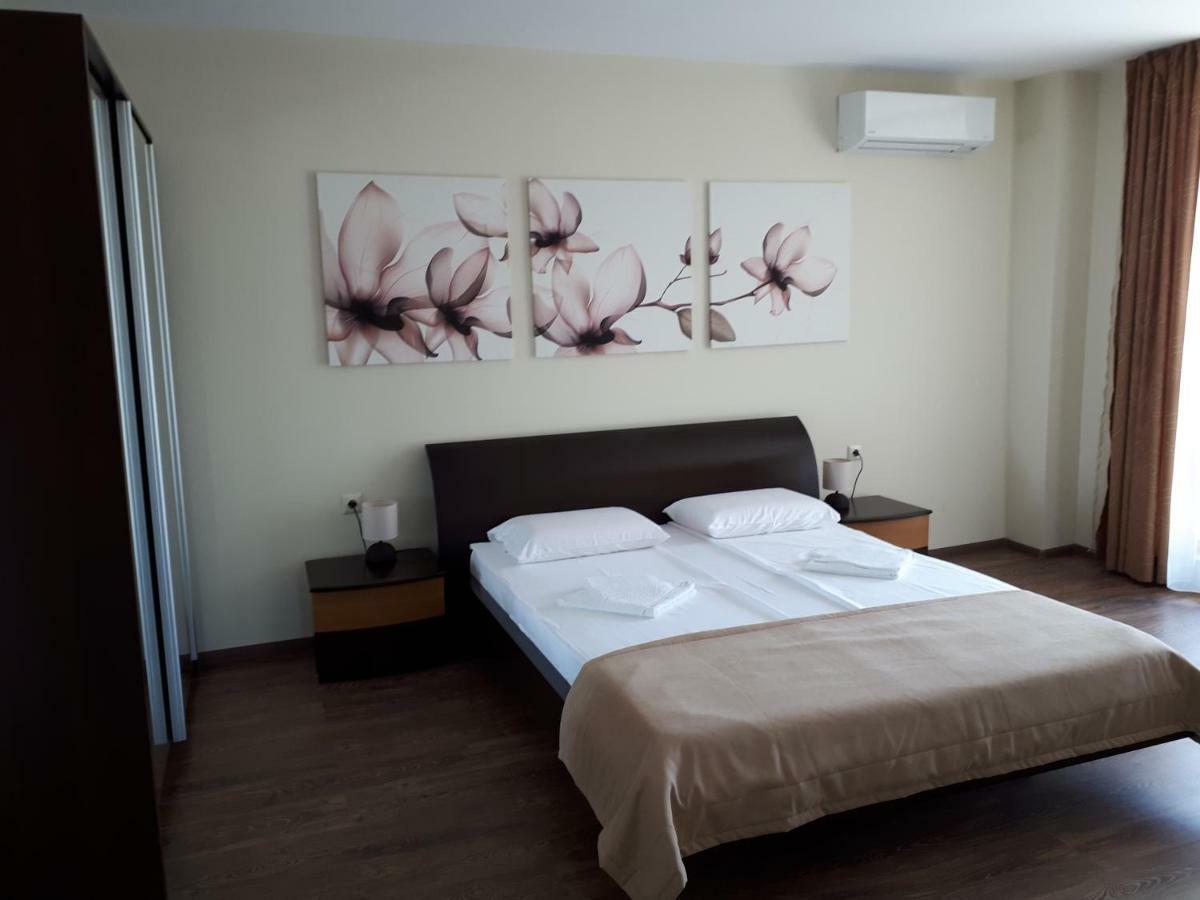 Gradina Hotel Chernomorets Eksteriør billede